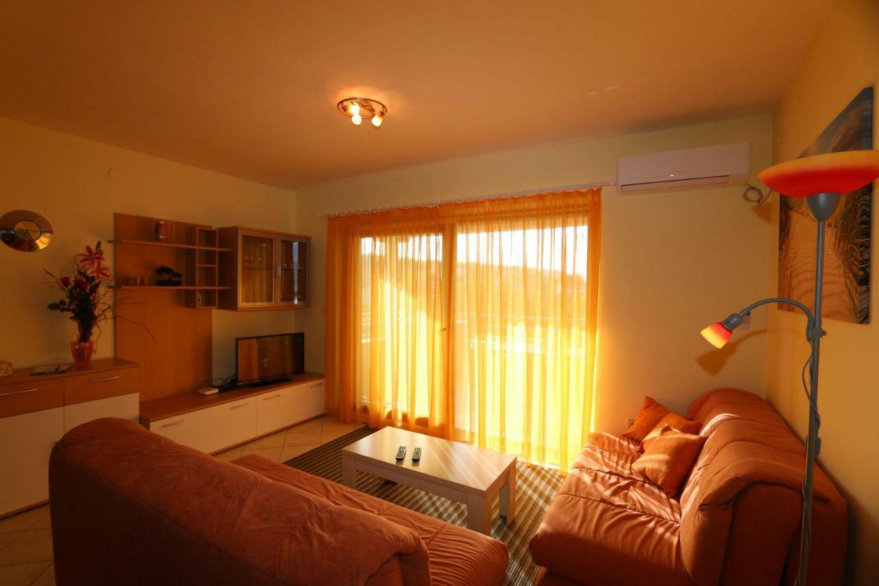 Apartment Dina Silo  Luaran gambar