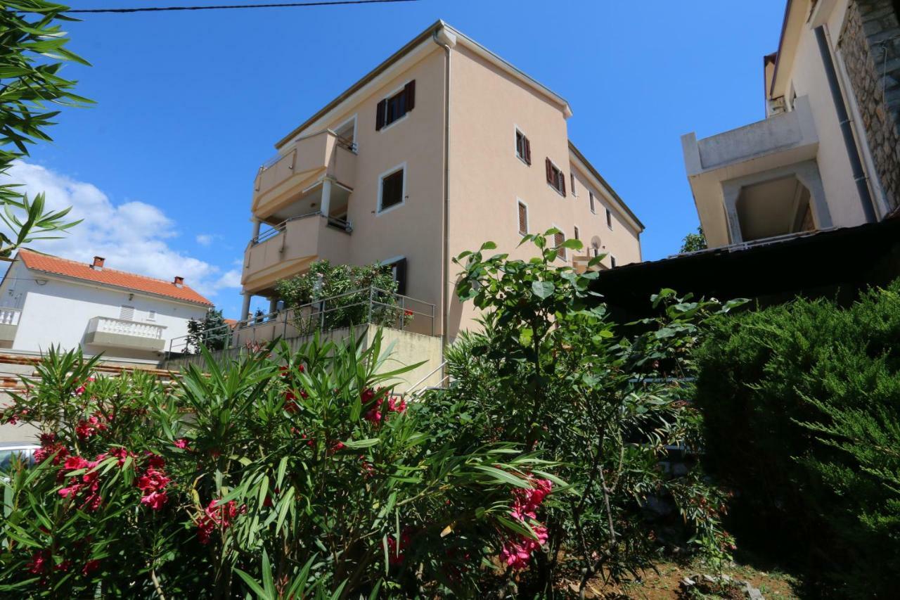 Apartment Dina Silo  Luaran gambar